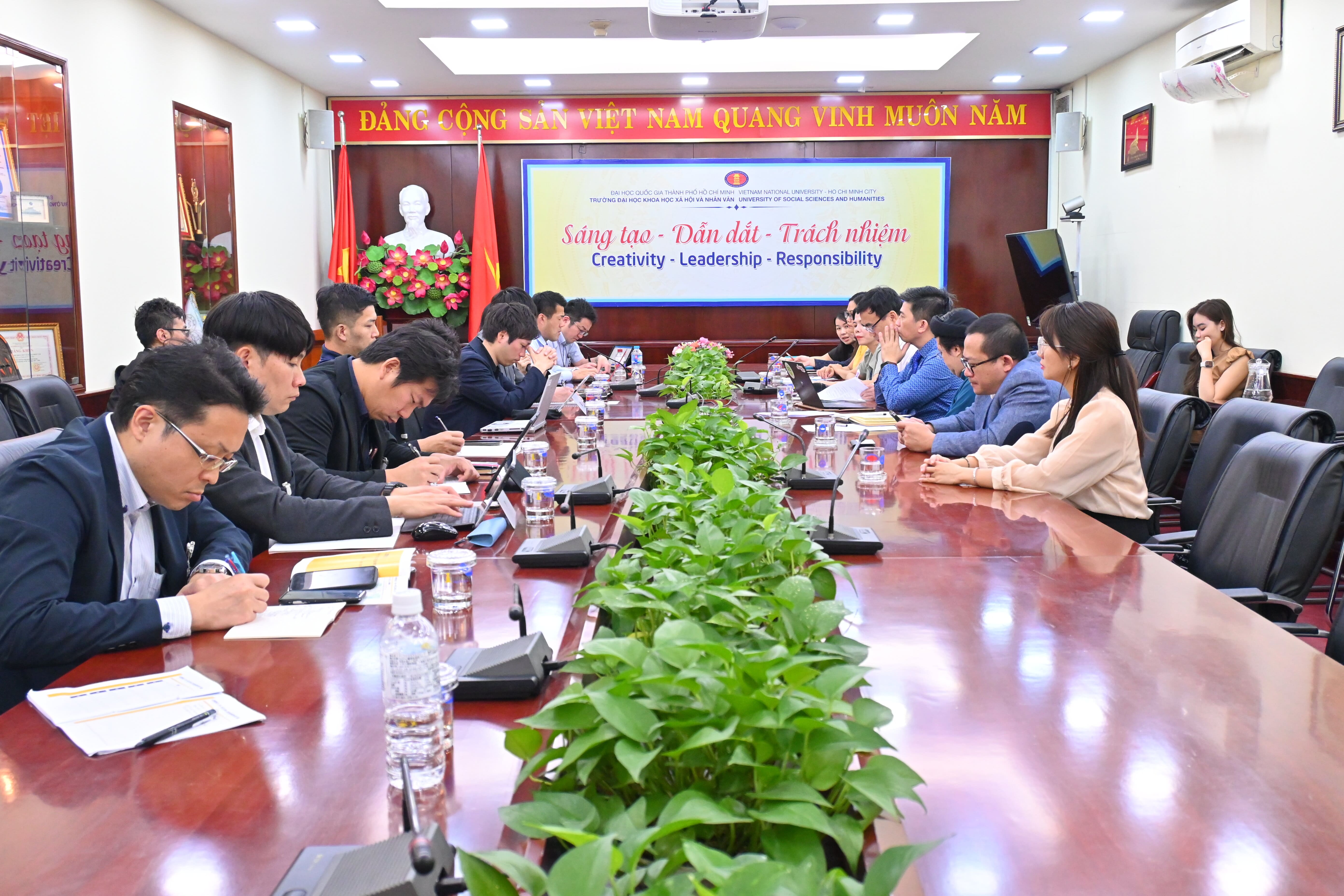Nhà trường làm việc với Tổ chức Giáo dục Tekijuku Global, Nhật Bản