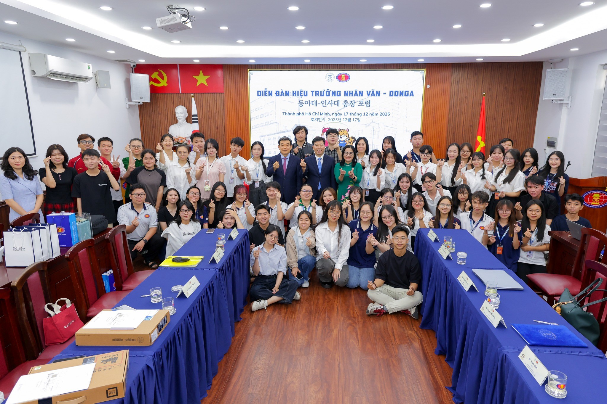 Dynamic Faculty of Vietnamese Studies students at the Humanities – Dong-A Presidents' Forum