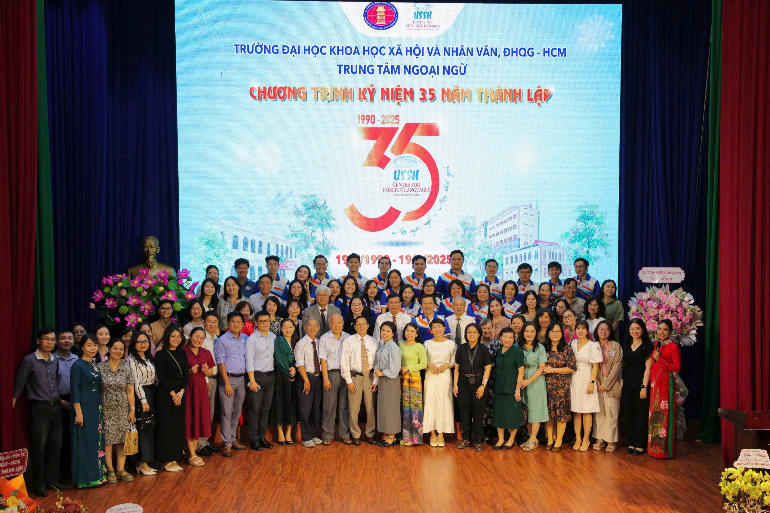 Kỷ niệm 35 năm thành lập Trung tâm Ngoại ngữ – Hành trình phát triển và khát vọng vươn xa (1990-2025)