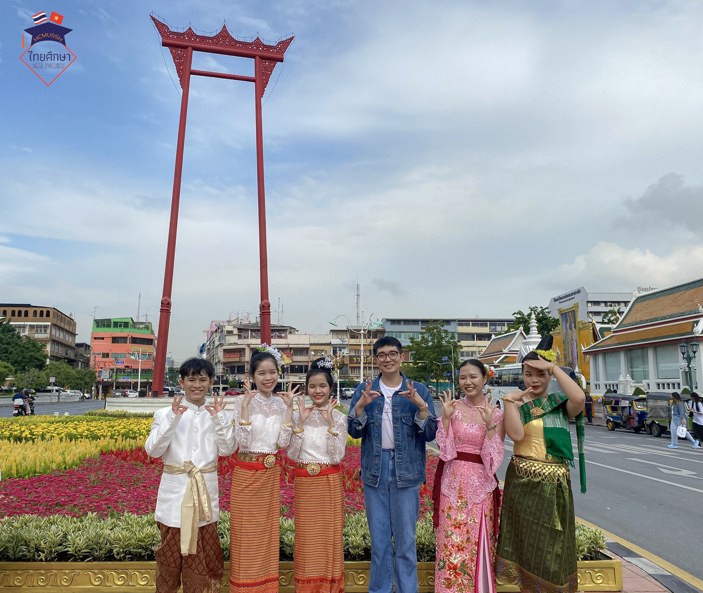 Sinh viên chuyên ngành Thái Lan học hoàn thành khóa học “Tiếng Thái Nâng cao ngắn hạn” tại Trường Đại học Srinakharinwirot