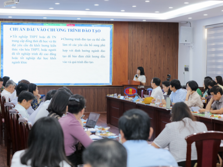 Lấy ý kiến đối với dự thảo Chuẩn chương trình đào tạo khối ngành Khoa học xã hội và hành vi trình độ đại học