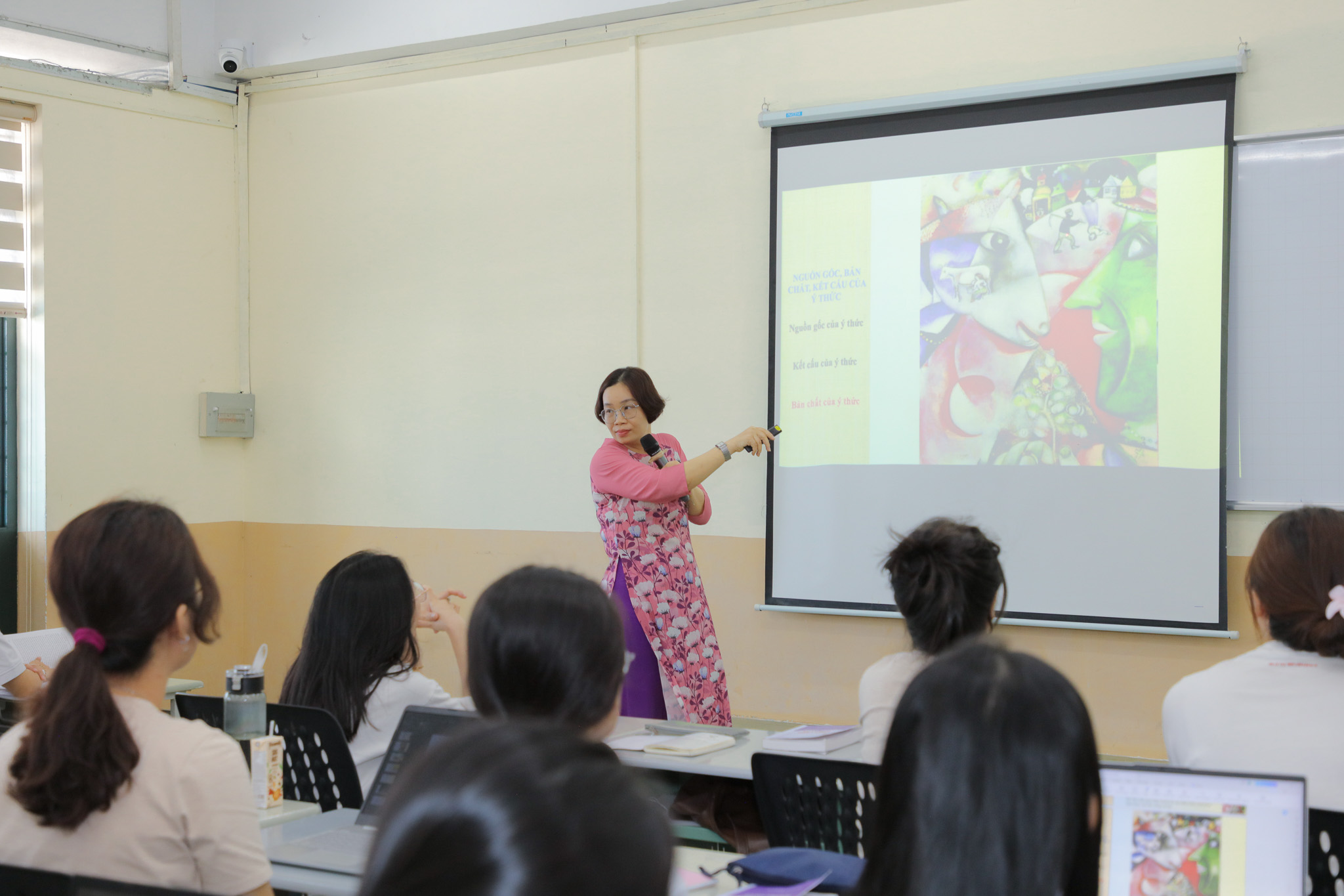 Trường ĐH KHXH&NV, ĐHQG-HCM tuyển dụng 17 nhà khoa học trẻ xuất sắc, nhà khoa học đầu ngành theo Chương trình VNU350 - Đợt 1, năm 2025