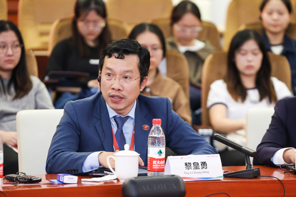 Nhà trường đẩy mạnh hợp tác giáo dục, đào tạo với các trường đại học Trung Quốc
