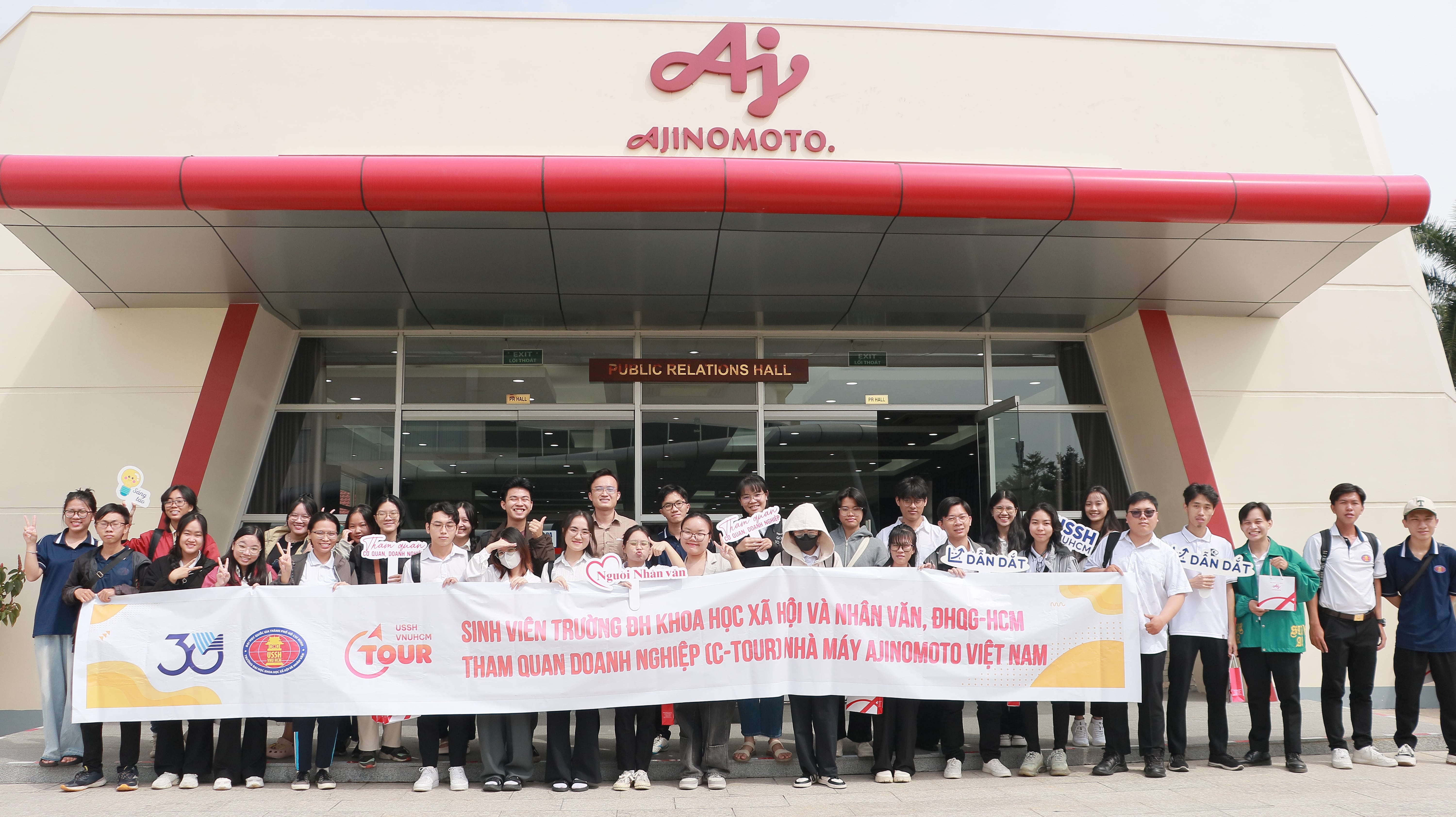 Sinh viên Nhân văn tham quan, trải nghiệm thực tế tại Nhà máy Ajinomoto