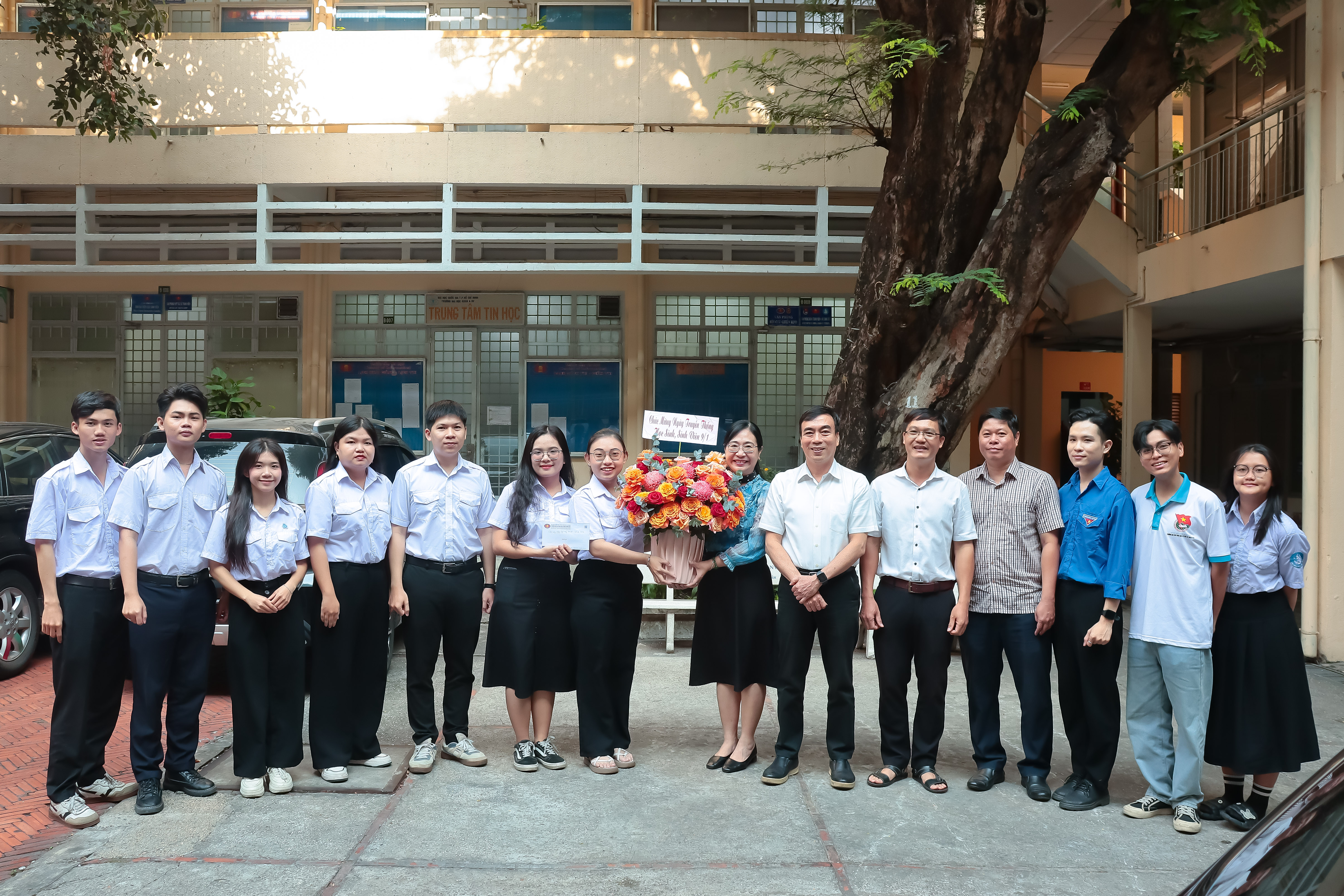 Chào mừng kỷ niệm 75 năm Ngày truyền thống Học sinh, Sinh viên và Hội Sinh viên Việt Nam (09/01/1950 - 09/01/2025)