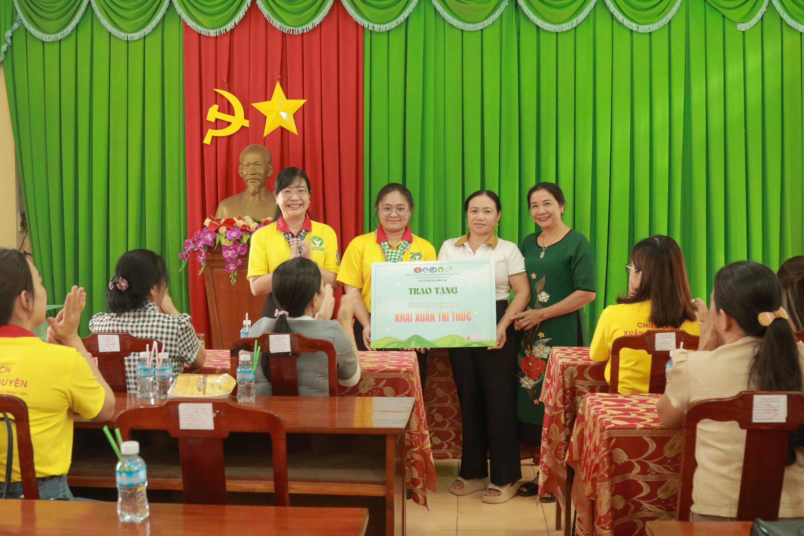 Lãnh đạo Nhà trường đến thăm và động viên các chiến sĩ tham gia Chiến dịch Xuân Tình nguyện 2025