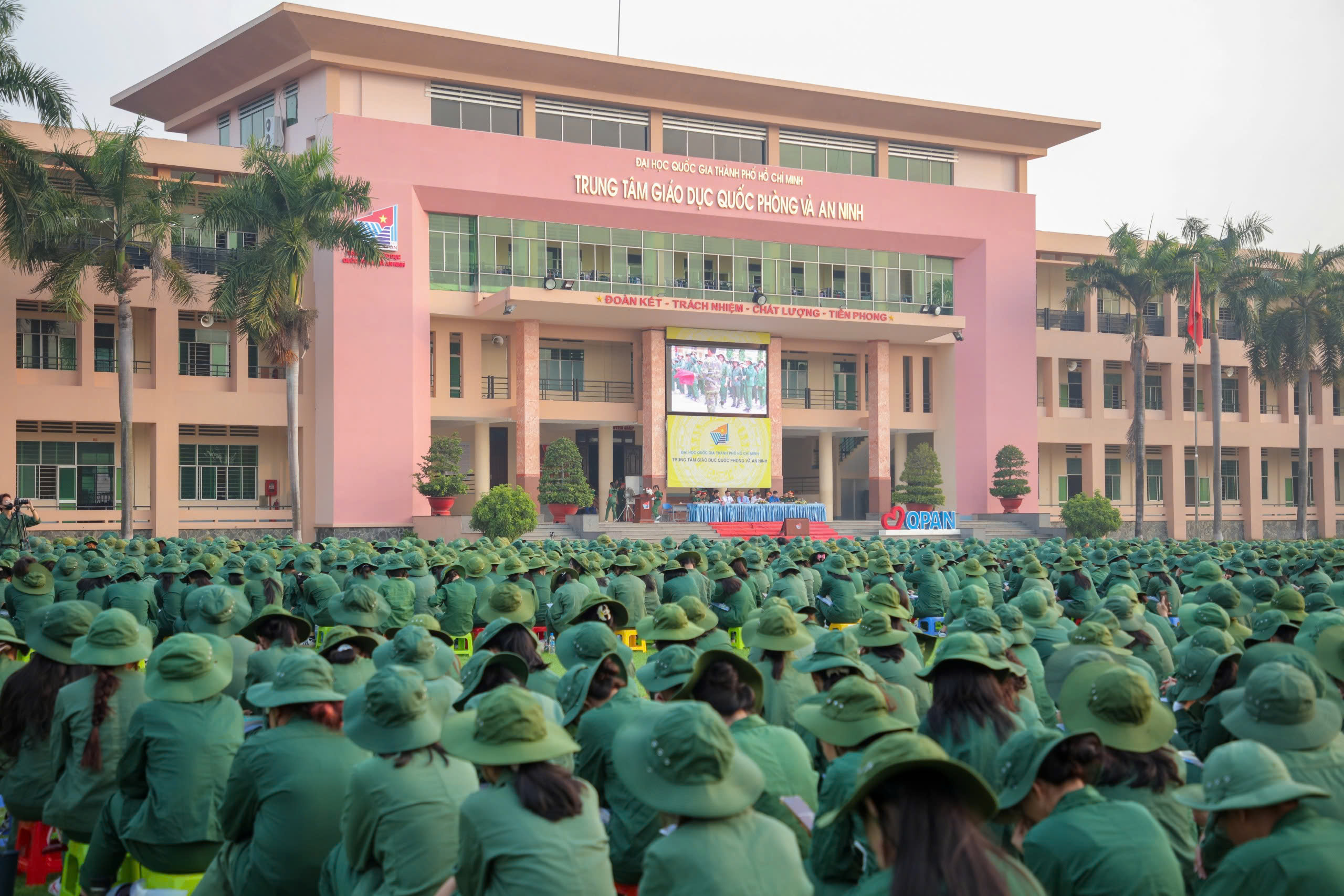 Lễ Khai giảng khóa 445 Chương trình Giáo dục quốc phòng và an ninh: Rèn luyện bản lĩnh, xây dựng ý thức và trách nhiệm cho sinh viên