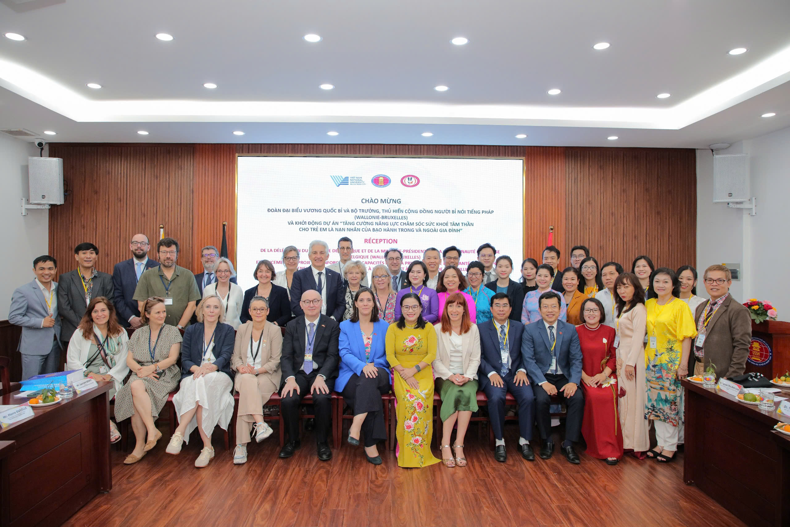 Nhà trường tiếp đón Bộ trưởng - Thủ hiến Chính phủ Cộng đồng người Bỉ nói tiếng Pháp và khởi động dự án chăm sóc sức khỏe tâm thần cho trẻ em