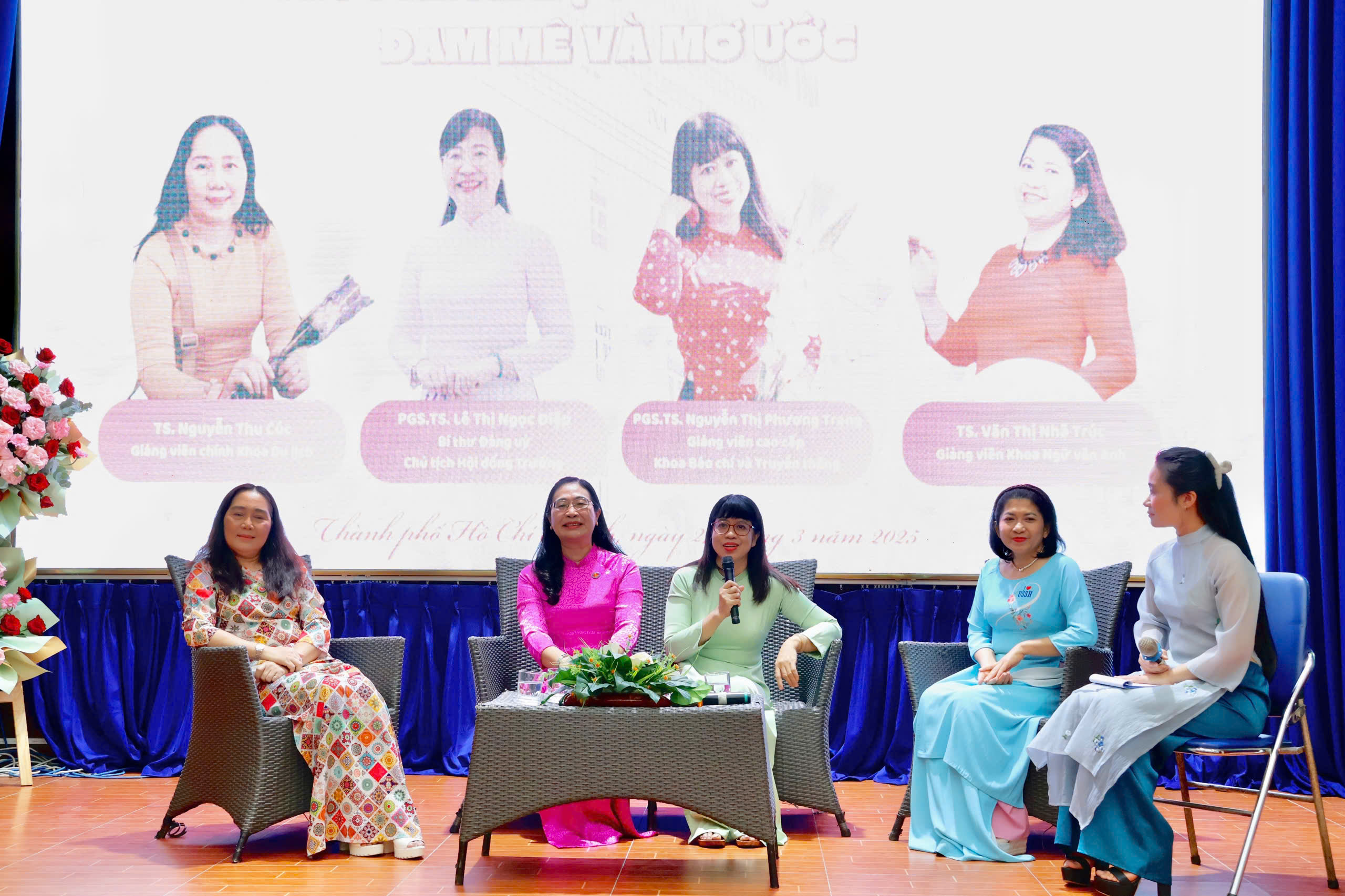 Tọa đàm “Nữ trí thức khoa học xã hội nhân văn: Đam mê và Mơ ước”