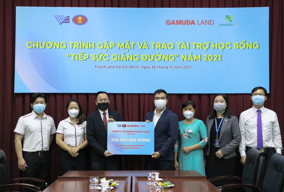 500 triệu học bổng “Tiếp sức giảng đường” cho 100 sinh viên khó khăn do Covid-19