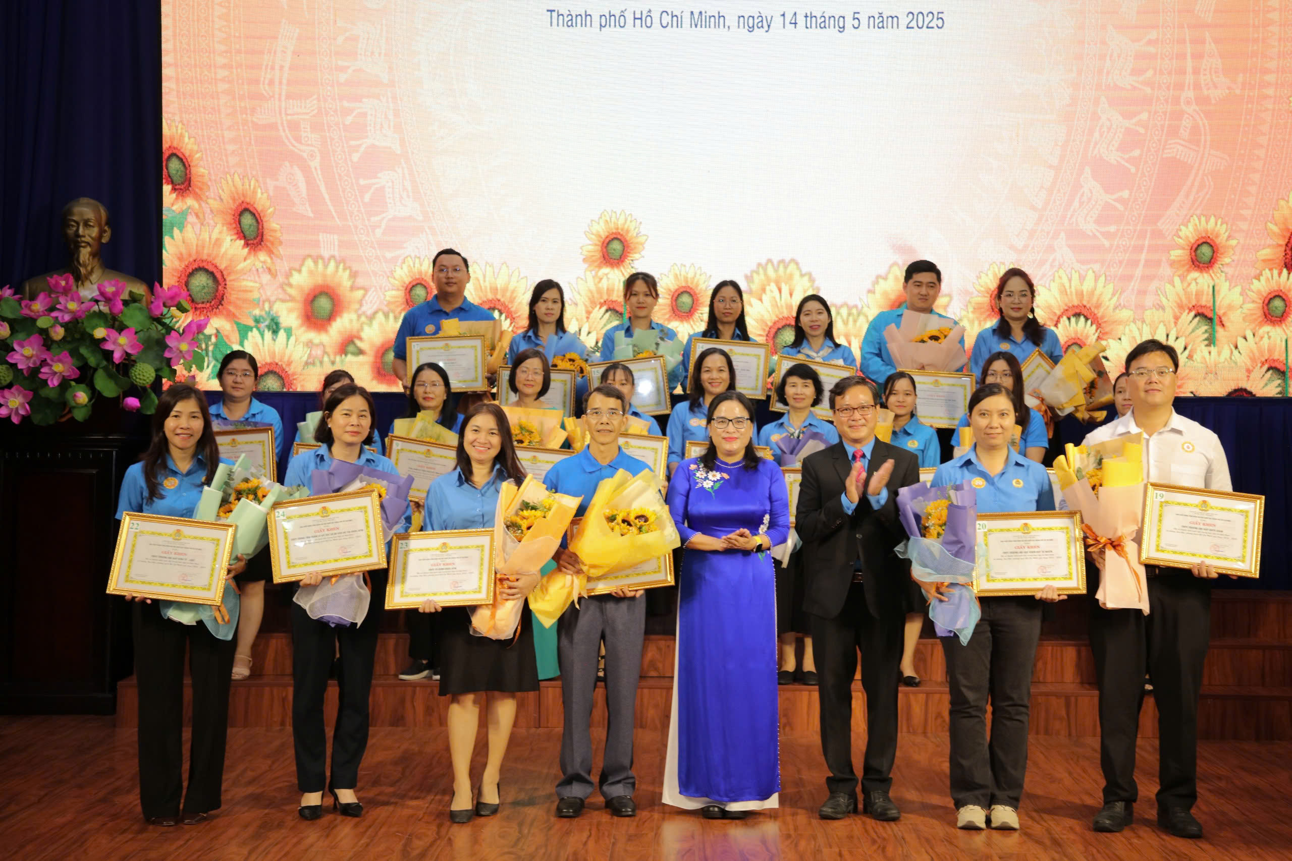03 tập thể và 13 cá nhân của Nhà trường được tuyên dương học tập và làm theo tư tưởng, đạo đức, phong cách Hồ Chí Minh