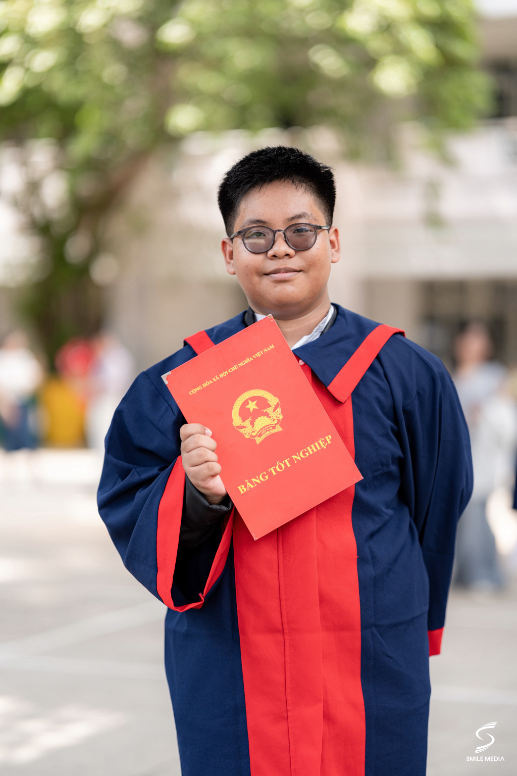 Từ một học sinh xuất sắc chuyên khối tự nhiên, Minh Hoàng vượt qua giới hạn và trở thành Thủ khoa phương thức ƯTXT của Trường năm 2025 - Ảnh: NVCC