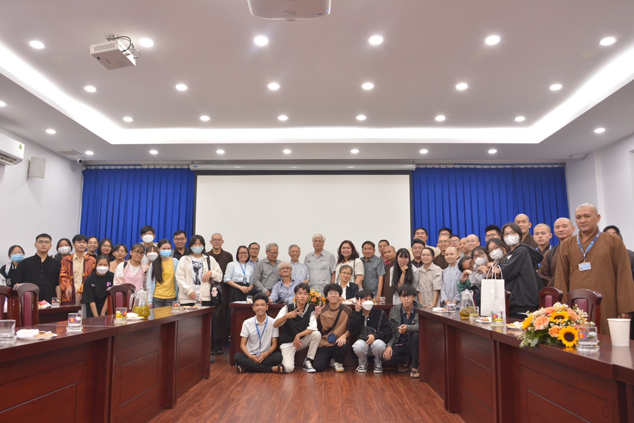 Sinh hoạt Chuyên đề khoa học 'Tính thiêng trong tôn giáo"