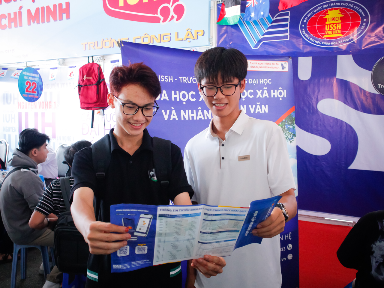 Tư vấn tuyển sinh 2025: Đồng hành cùng phụ huynh và học sinh trong những ngày đặt nguyện vọng cuối cùng
