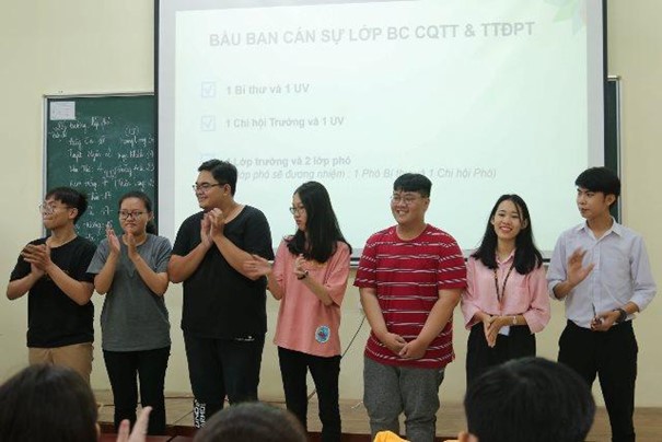 Gặp gỡ tân sinh viên khoa BC&TT