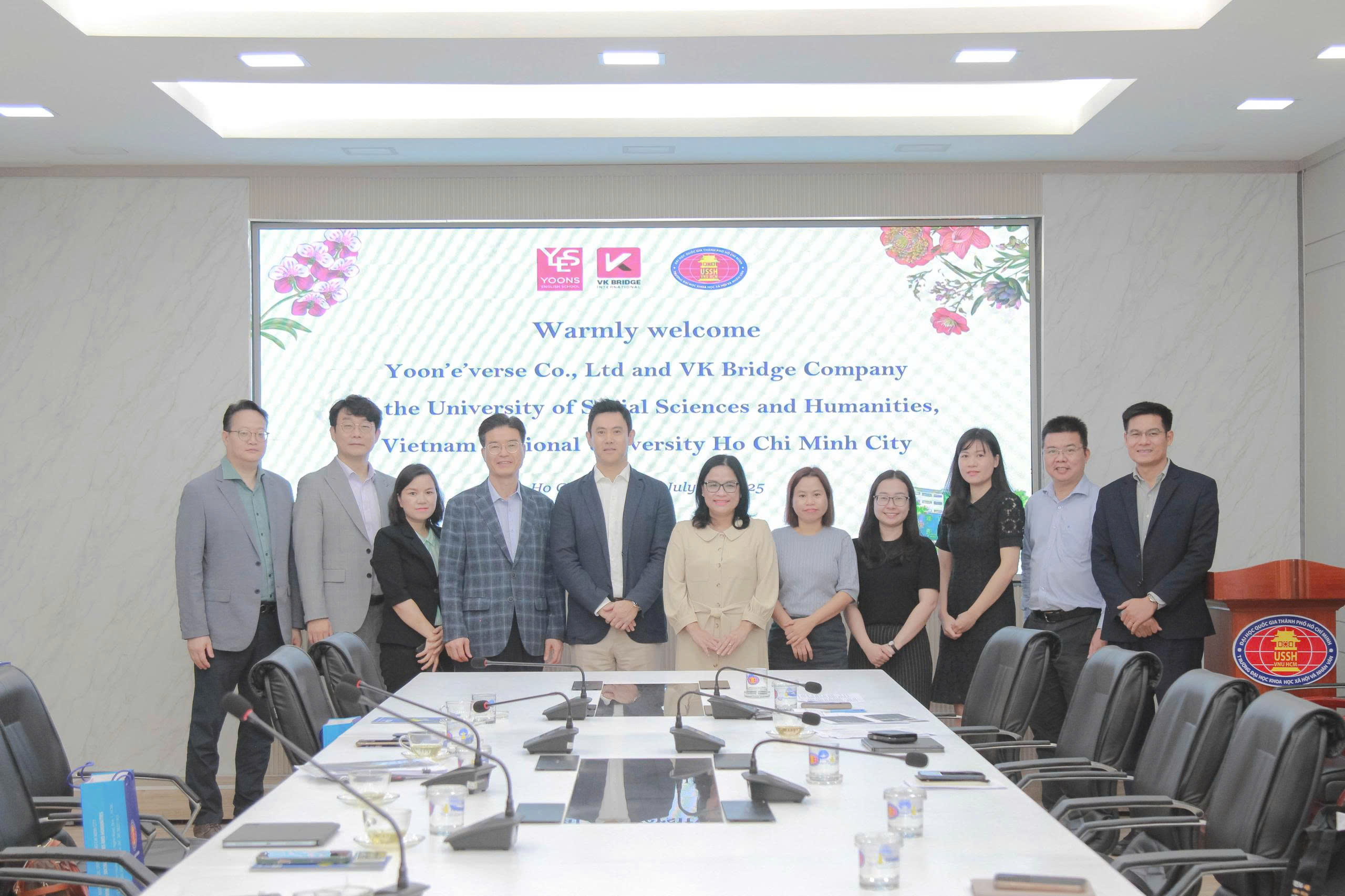 Nhà trường làm việc với Yoon’e’verse và VK Bridge về hợp tác phát triển giáo dục ngôn ngữ tích hợp AI