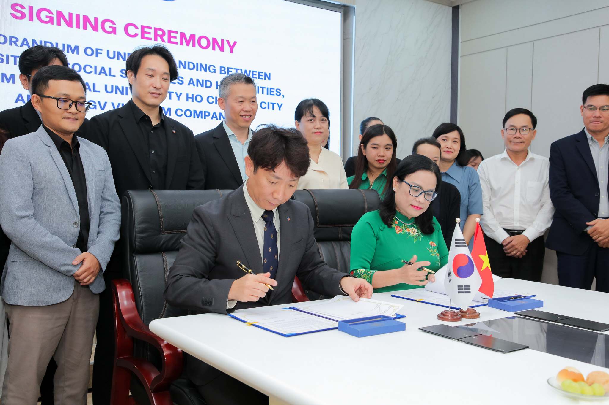 Lễ ký kết hợp tác giữa Trường ĐH KHXH&NV, ĐHQG-HCM và công ty CJ CGV Việt Nam: Mở rộng cơ hội sáng tạo và thực hành cho sinh viên
