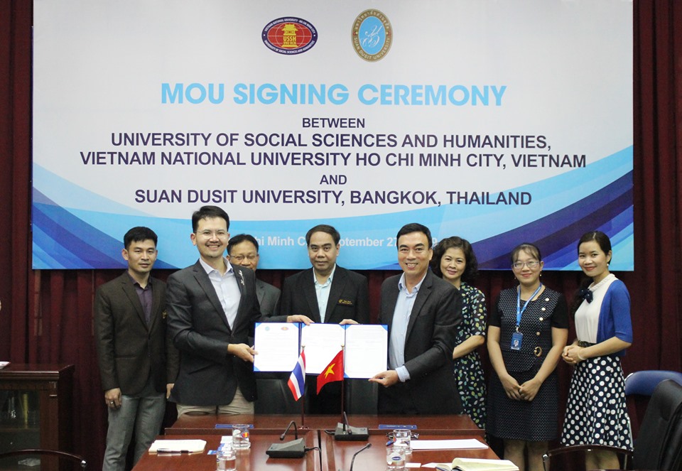 Lễ ký kết MOU giữa Trường ĐH KHXH&NV, ĐHQG-HCM với Đại học Suan Dusit, Thái Lan