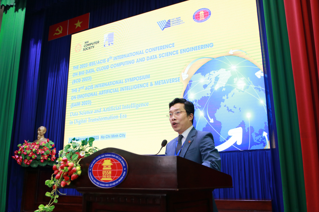 TS. Lê Hoàng Dũng, Phó Hiệu trưởng Trường ĐH KHXH&NV, ĐHQG-HCM phát biểu chào mừng - Ảnh: Phạm Trí