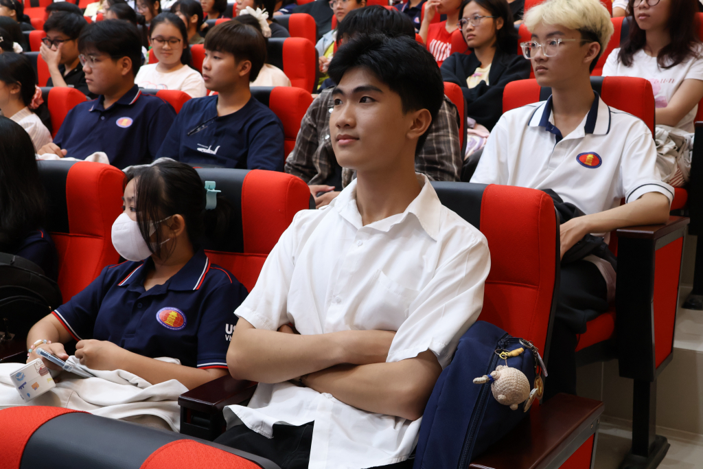 Tân sinh viên được làm quen với môi trường mới từ hệ thống đào tạo đến các hoạt động ngoại khóa - Ảnh: CLB TRUYỀN THÔNG INFO PLUS