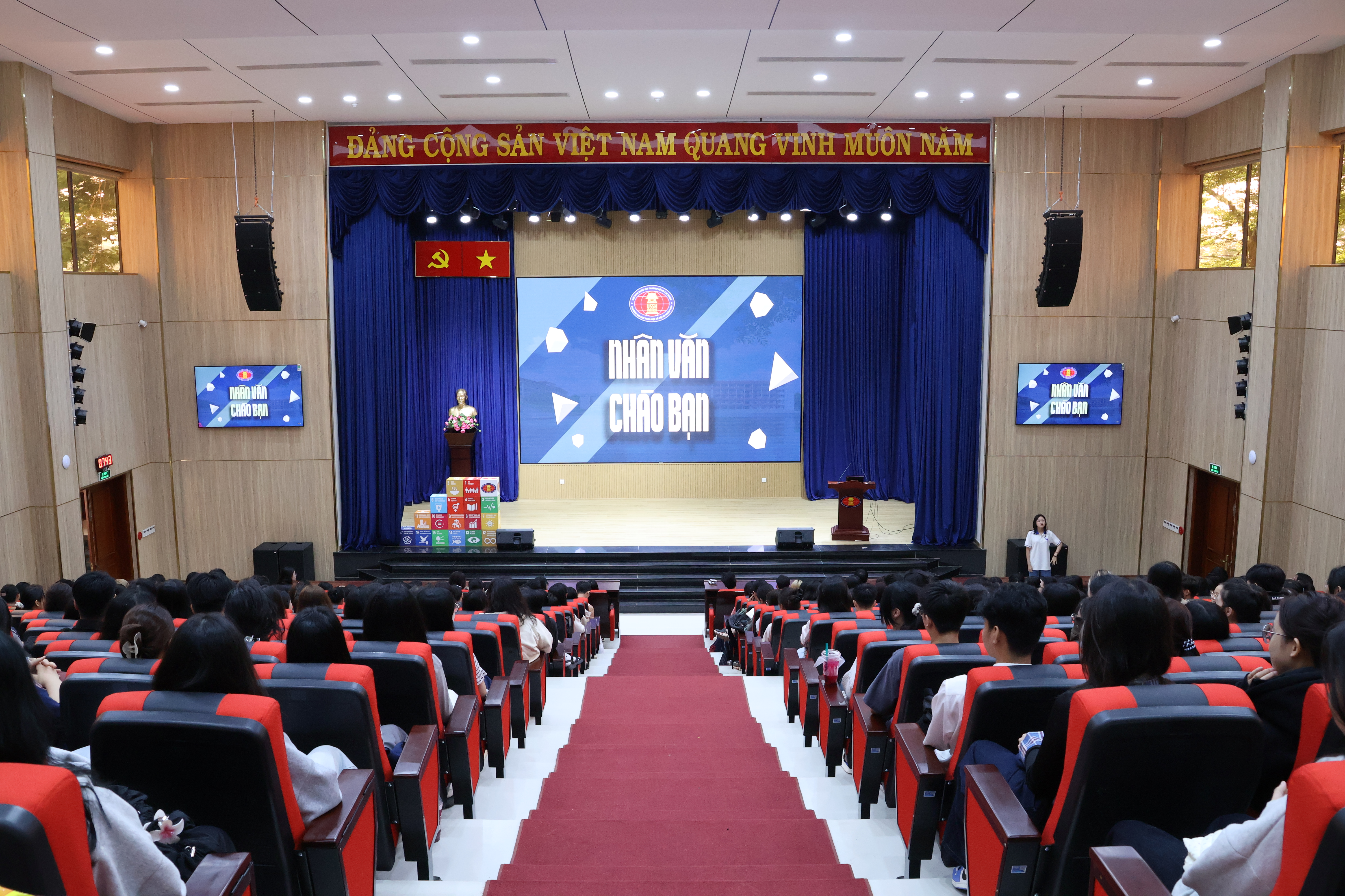 Tuần Sinh hoạt công dân: Hành trang toàn diện cho tân sinh viên vững vàng tiến bước