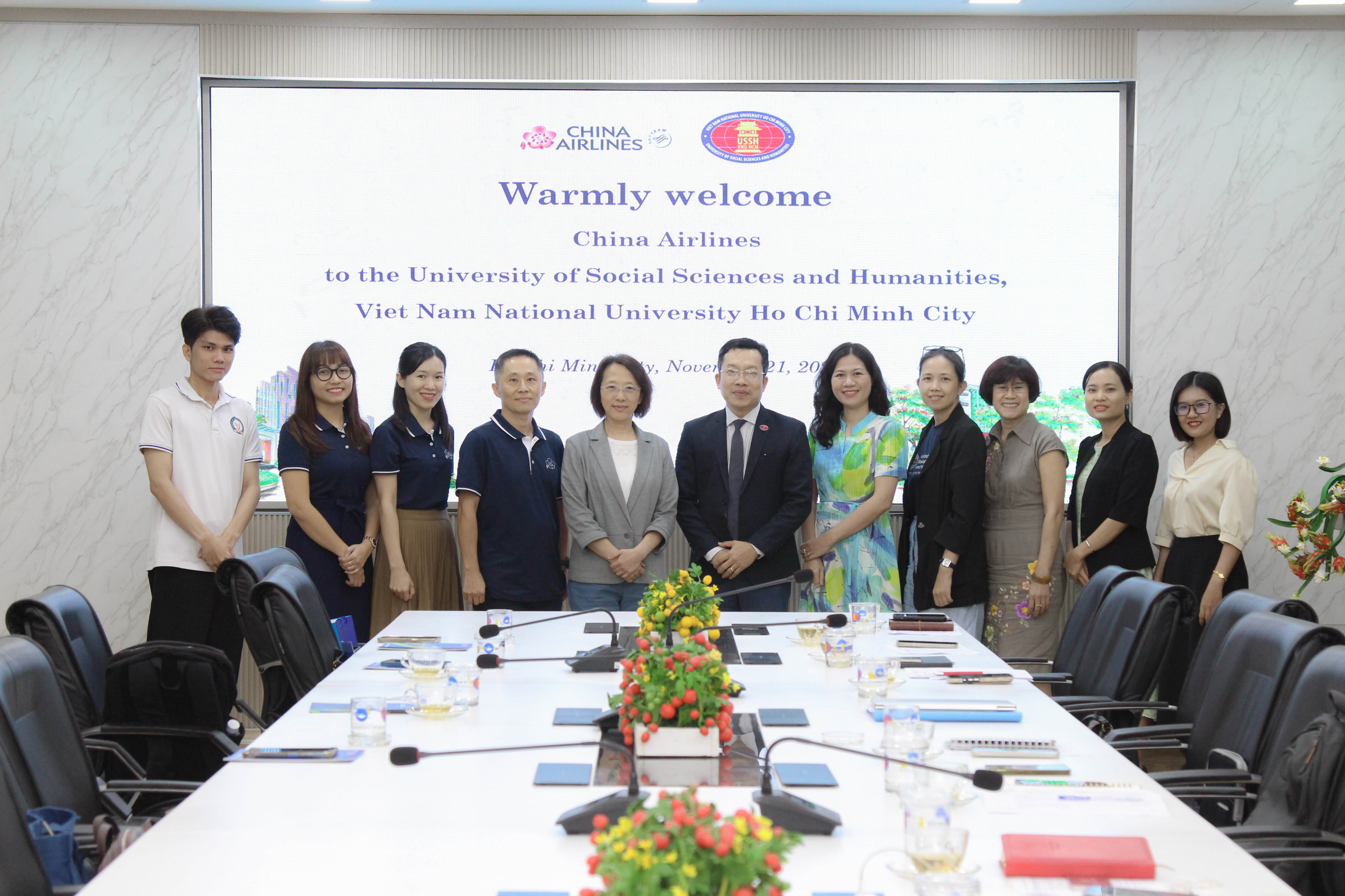 Nhà trường tăng cường hợp tác với hãng hàng không China Airlines, Đài Loan (Trung Quốc)