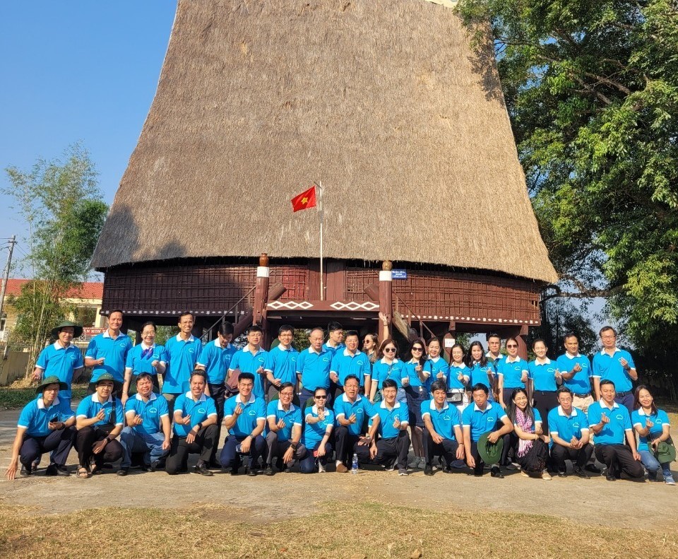 Chi bộ Xã hội học tham gia Kết nối biên cương tại tỉnh Kon Tum