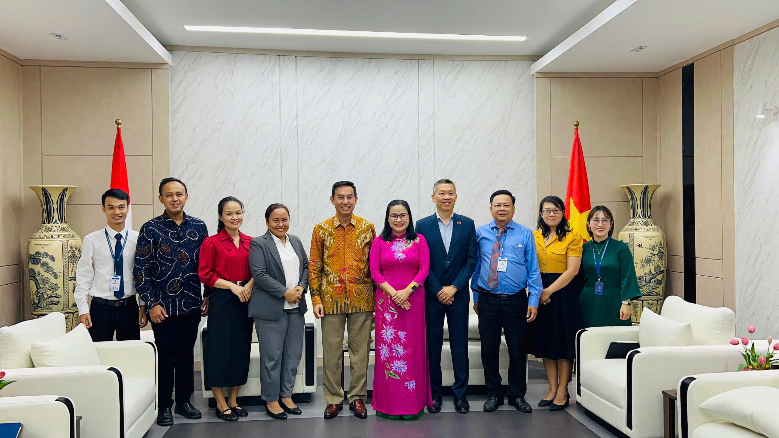 Tổng Lãnh sự Indonesia tại TP.HCM đến chào tạm biệt nhân dịp kết thúc nhiệm kỳ