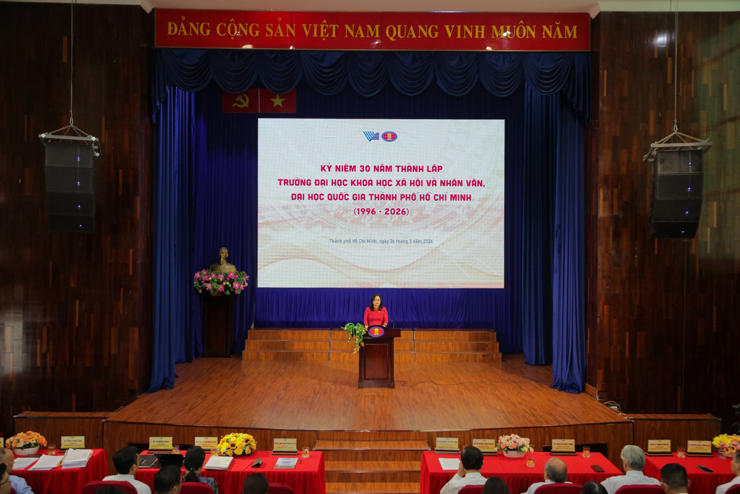Chạm vào ký ức, hướng tới tương lai: Toàn văn bài phát biểu đầy cảm hứng của Hiệu trưởng nhân kỉ niệm 30 năm thành lập Trường ĐH KHXH&NV, ĐHQG-HCM