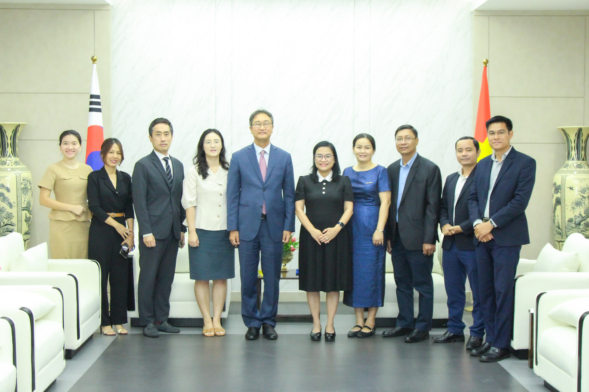 USSH Welcomes South Korean Consul General, Strengthens Cooperation
