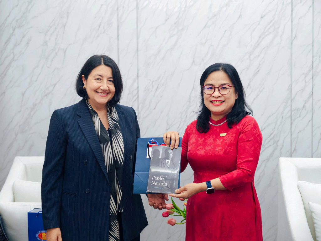 USSH-VNUHCM Welcomes Chilean Ambassador, Promotes Academic Cooperation and Exchange