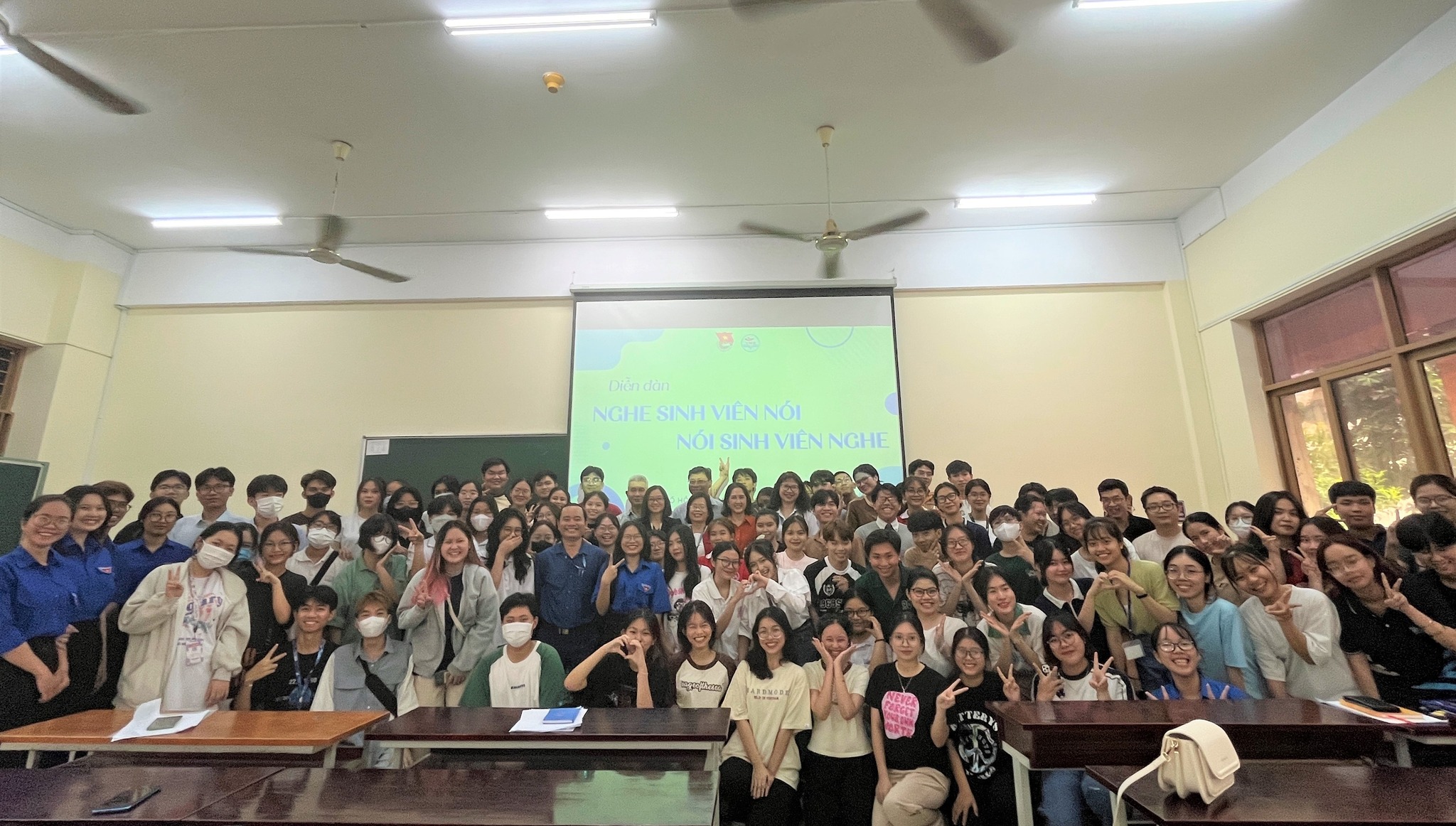 Diễn đàn “Nghe sinh viên nói – Nói sinh viên nghe” Khoa Việt Nam học năm học 2023–2024