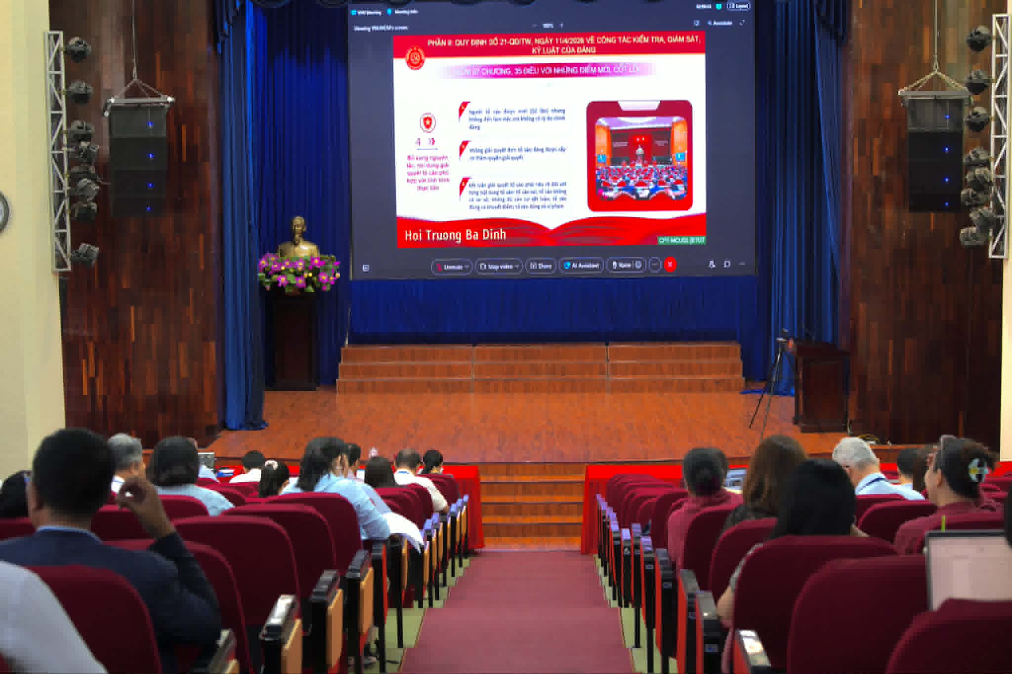 Hội nghị toàn quốc nghiên cứu, học tập, quán triệt và triển khai thực hiện Nghị quyết Hội nghị Trung ương lần thứ Hai, khóa XIV