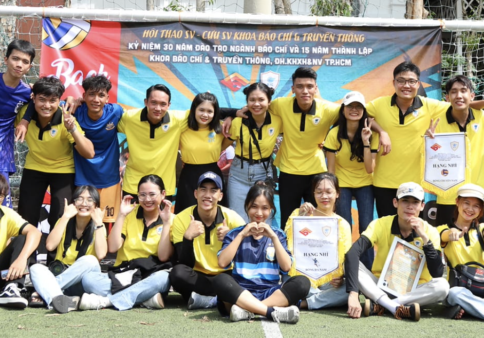 Sôi nổi Hội thao Khoa Báo chí và Truyền thông năm học 2022-2023