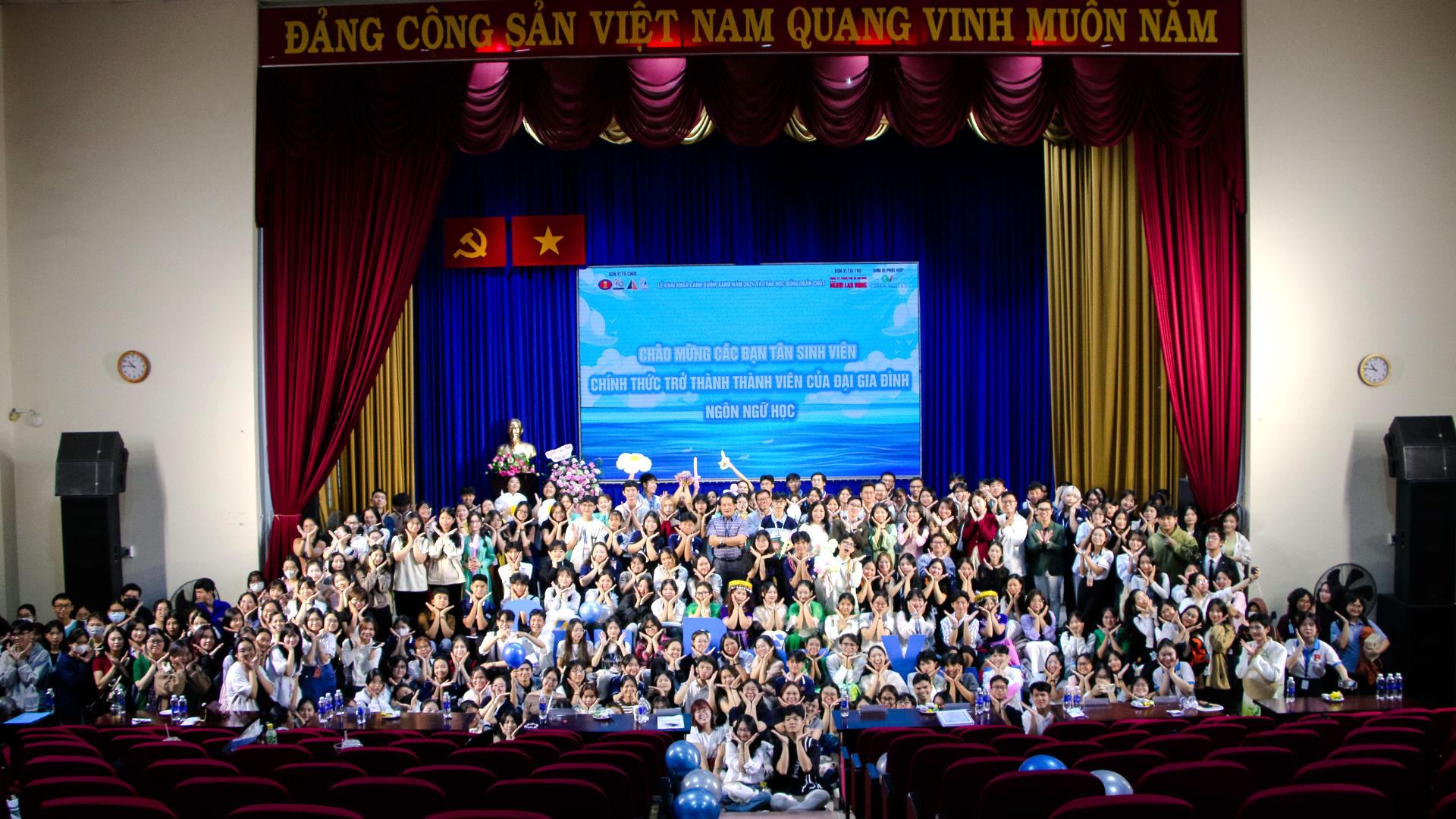 Khoa Ngôn ngữ học tổ chức thành công Lễ Khai khóa Cánh Buồm Xanh năm 2024 và trao Học bổng Trần Chút