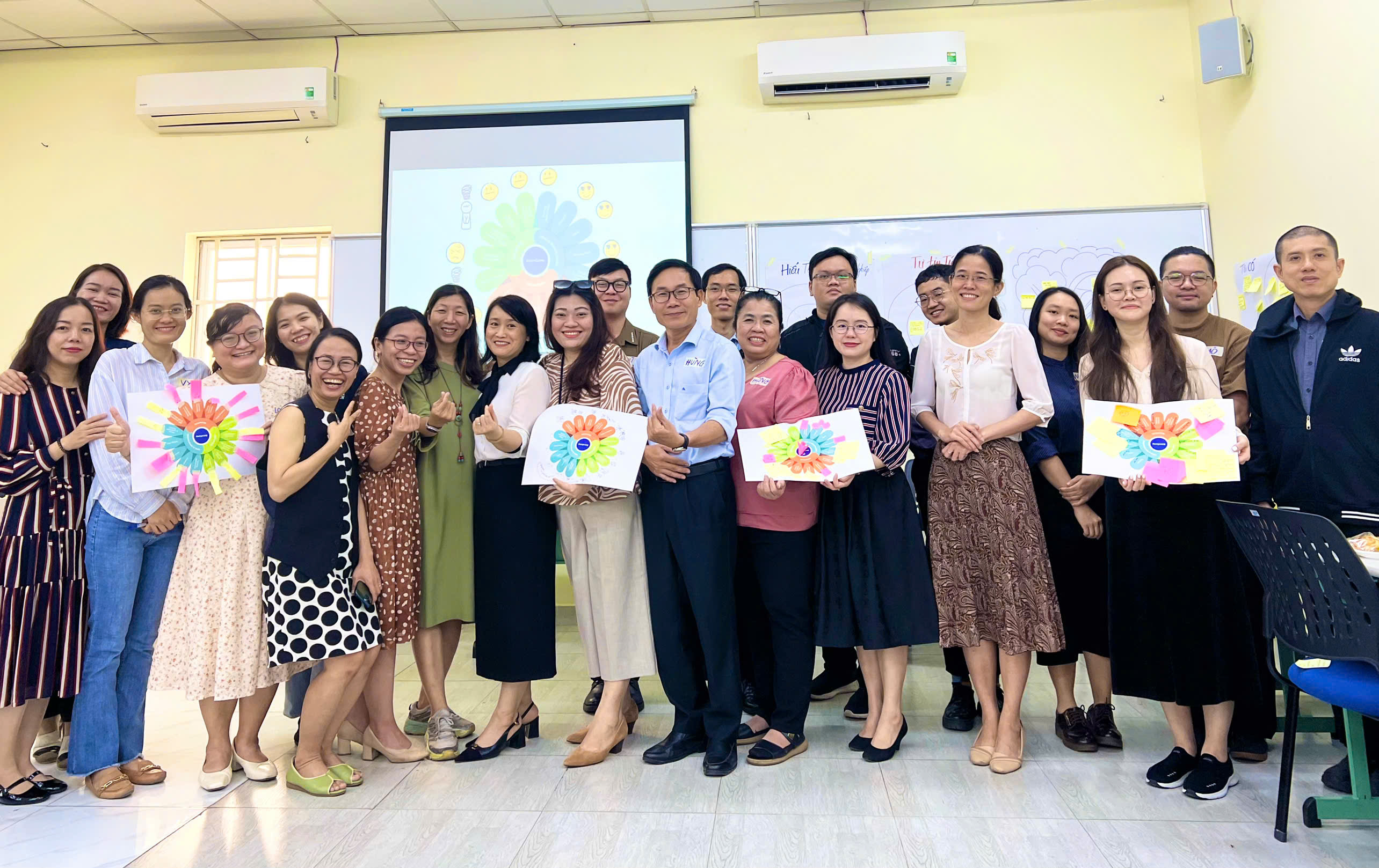 Tập huấn giới thiệu Khung năng lực tinh thần khởi nghiệp và cách ứng dụng tích hợp vào giáo dục đại học