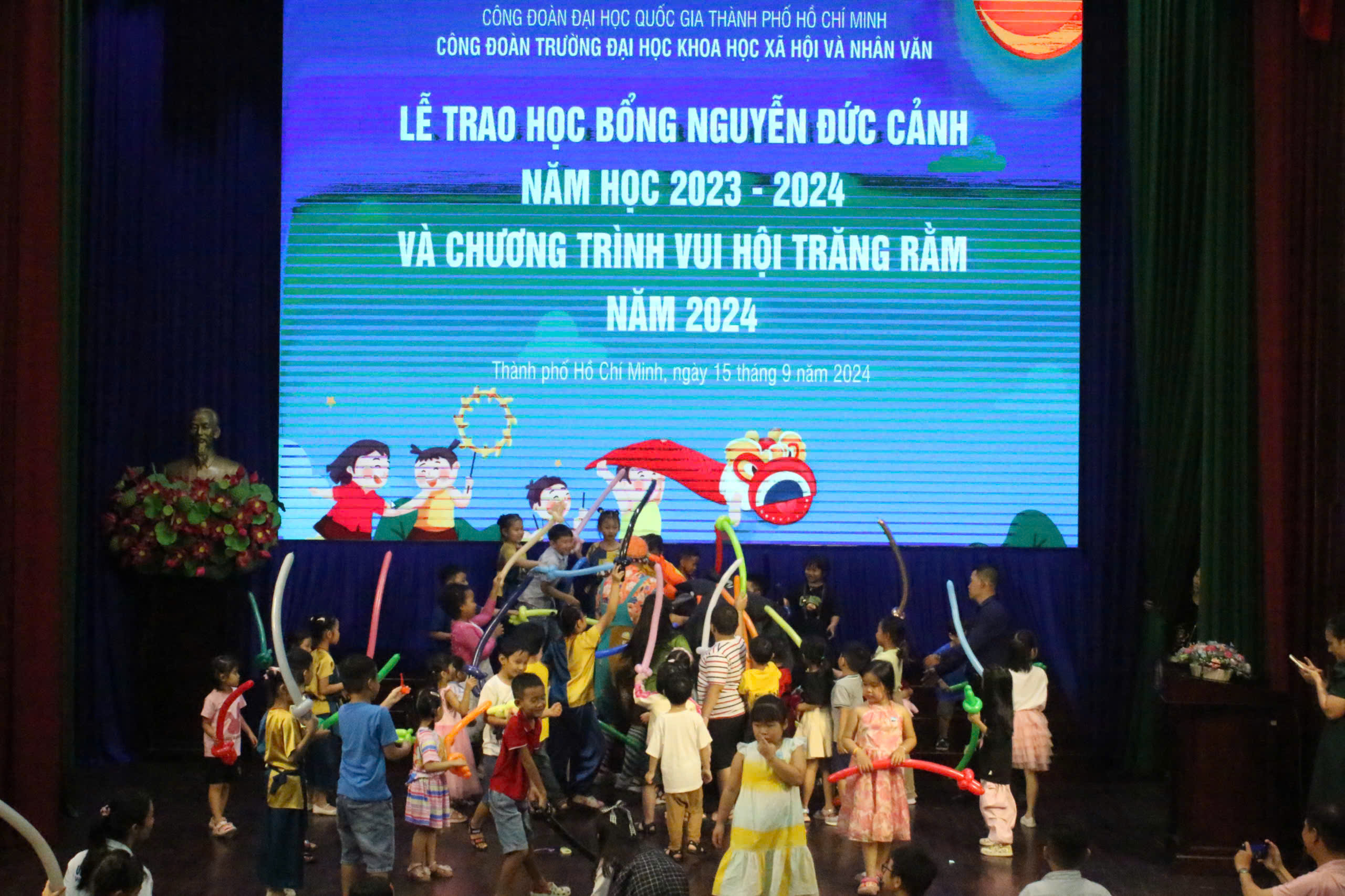 Lễ trao học bổng Nguyễn Đức Cảnh năm học 2023-2024 và chương trình “Vui hội trăng rằm” năm 2024
