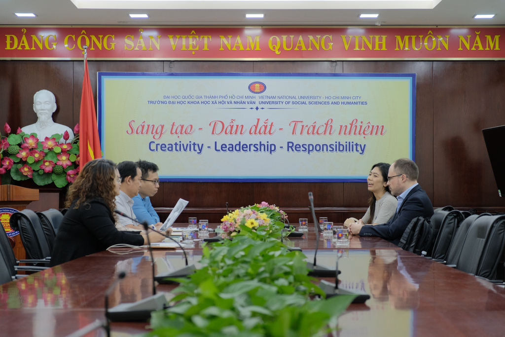 Quang cảnh buổi làm việc giữa hai bên - Ảnh: Huyền Linh