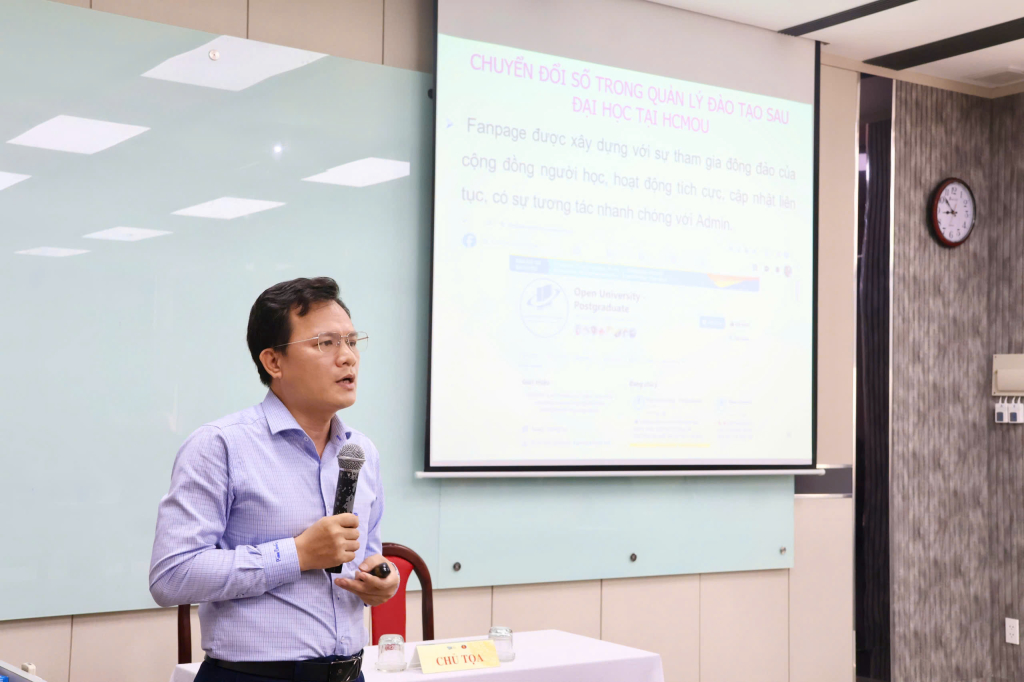 PGS.TS. Lê Thanh Tùng (Trường Đại học Mở TP.HCM) chia sẻ các kinh nghiệm và giải pháp ứng dụng công nghệ trong tham luận "Thúc đẩy thực hiện chuyển đổi số trong quản lý đào tạo sau đại học" - Ảnh: NHẬT VY