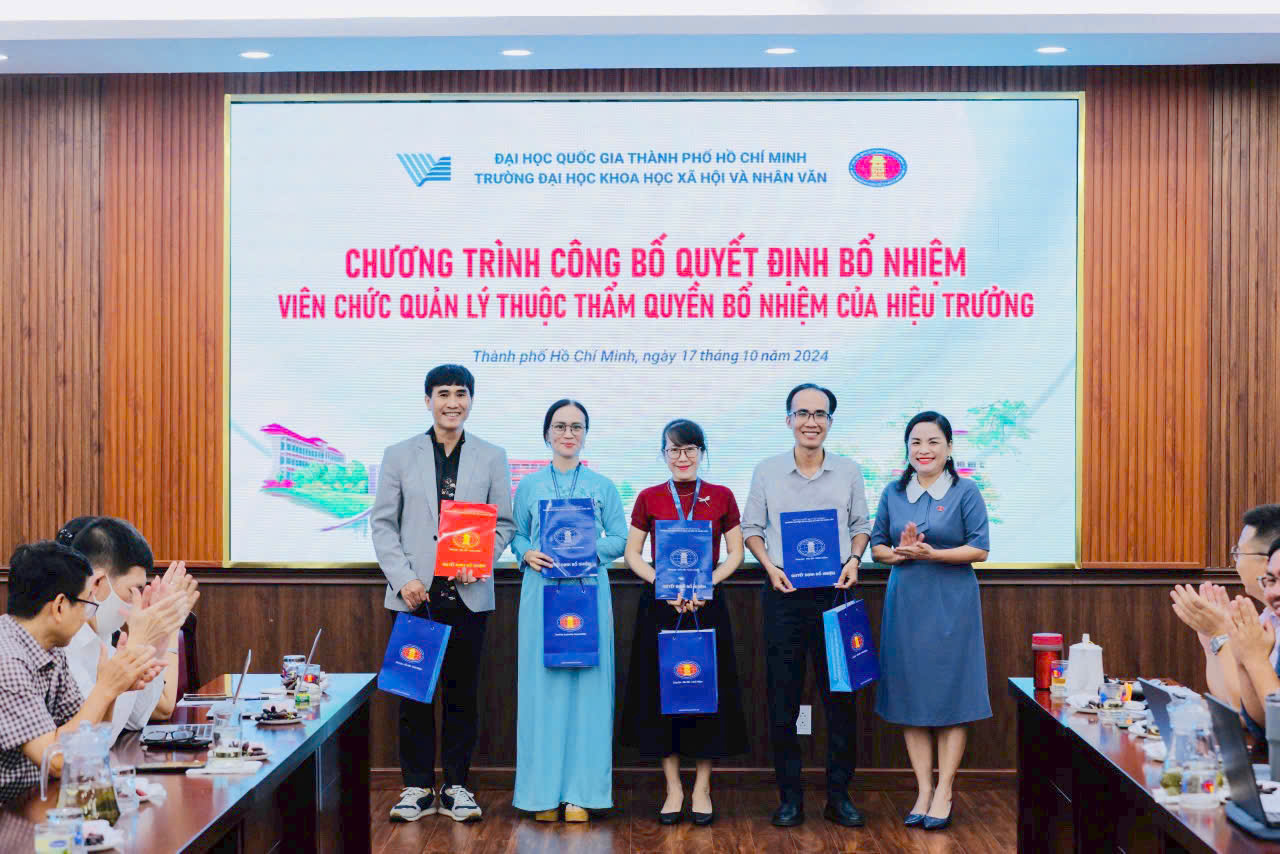 Công bố quyết định bổ nhiệm phó trưởng khoa Nhân học