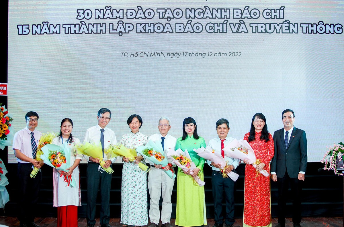 Đào tạo báo chí: Hành trình 30 năm