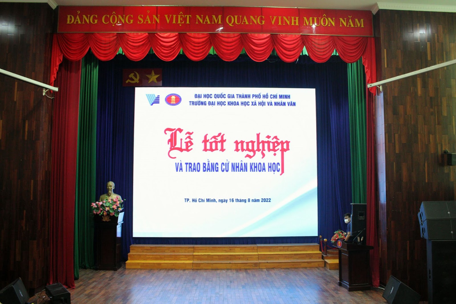 Lễ tốt nghiệp và trao bằng cử nhân khoa học năm 2022