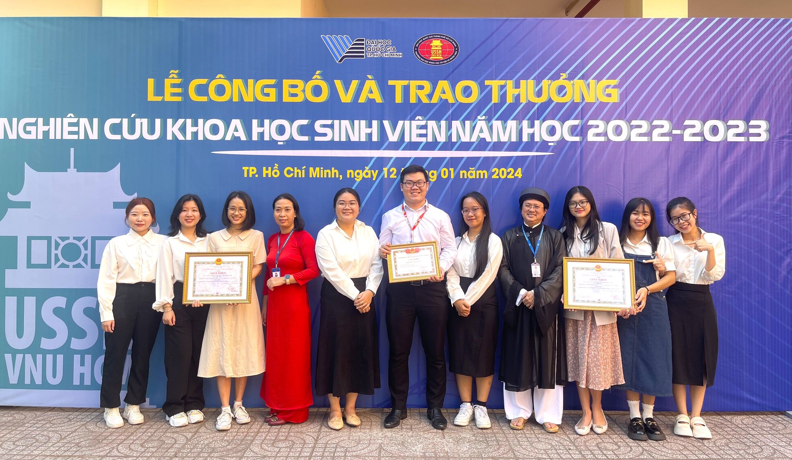 Sinh viên khoa Đông phương học đạt giải thưởng NCKH sinh viên cấp Trường năm học 2022-2023