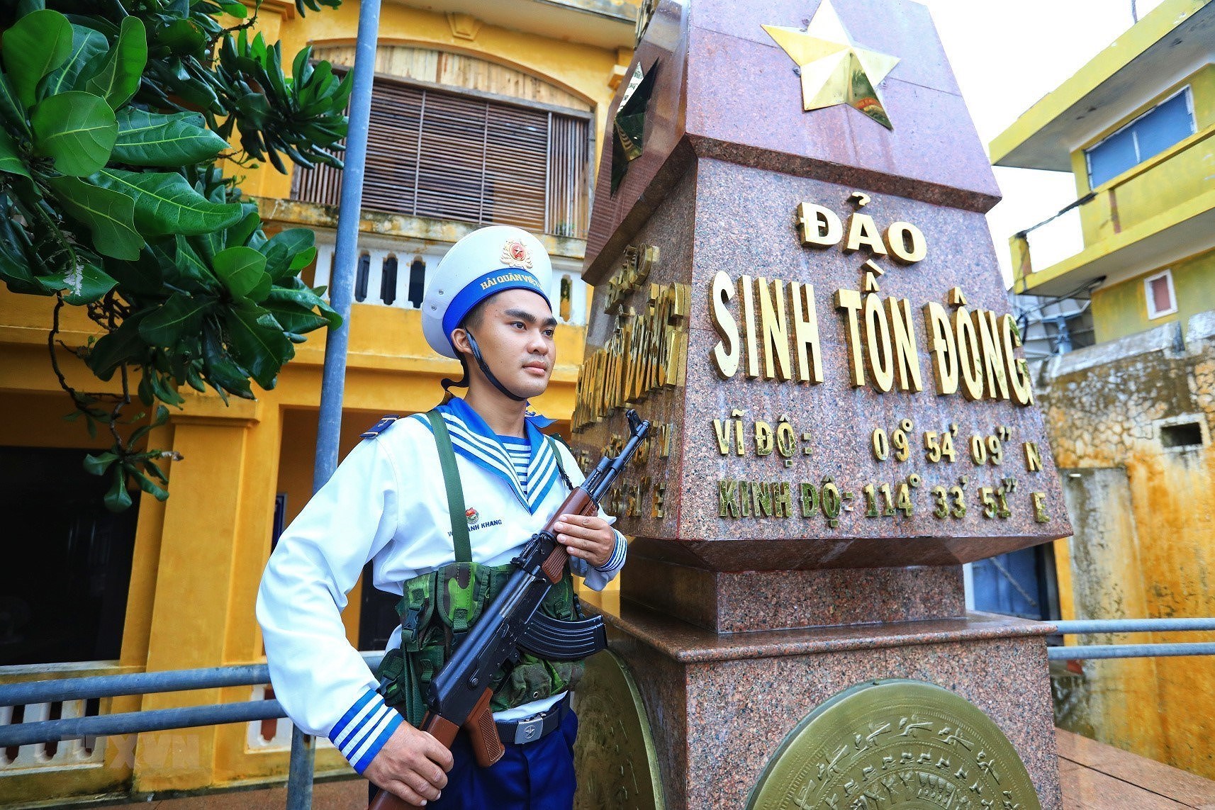 Đảo Sinh Tồn Đông - điểm tựa vững chắc cho ngư dân bám biển