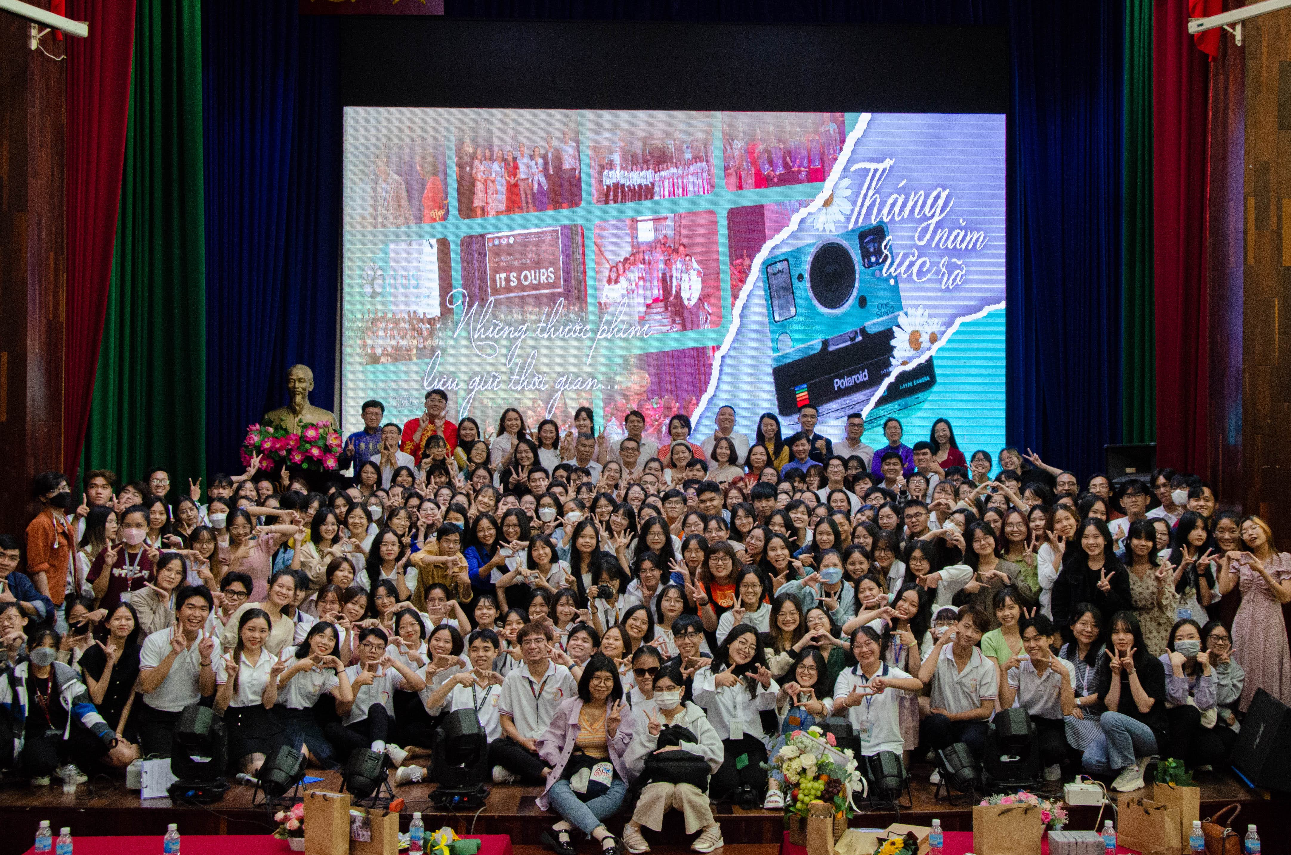 CHƯƠNG TRÌNH TRI ÂN NHÀ GIÁO VIỆT NAM KHOA TÂM LÝ HỌC 2022 - "THÁNG NĂM RỰC RỠ - NHỮNG THƯỚC PHIM LƯU TRỮ THỜI GIAN…"