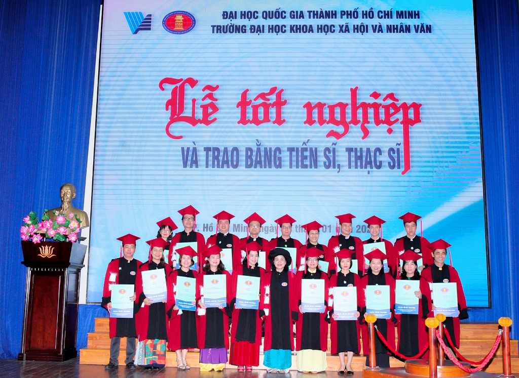 Tổ chức lễ tốt nghiệp và trao bằng Tiến sĩ, Thạc sĩ năm 2022