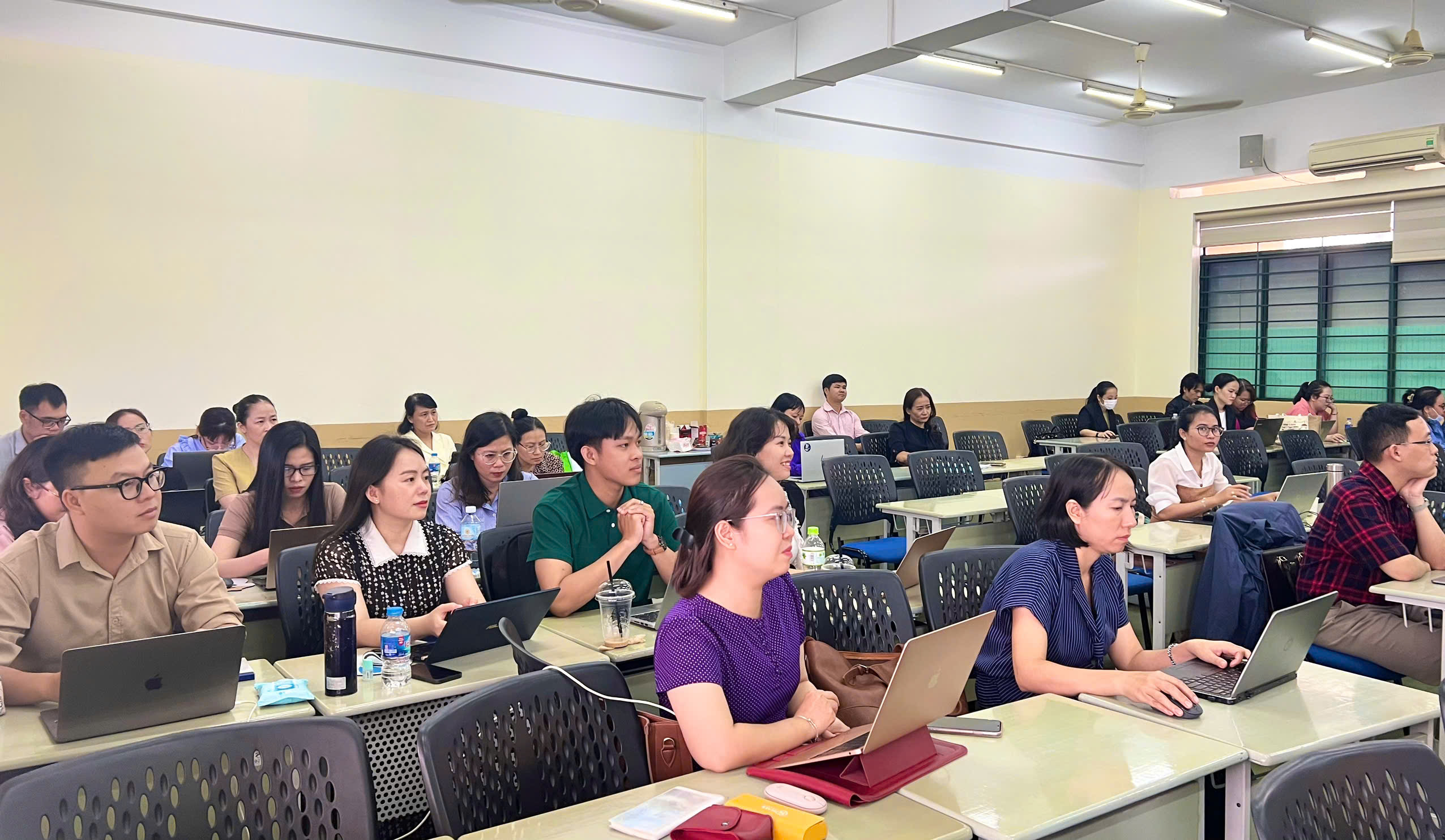 Tập huấn Thiết kế câu hỏi trong giảng dạy và đánh giá tương thích với kết quả học tập mong đợi
