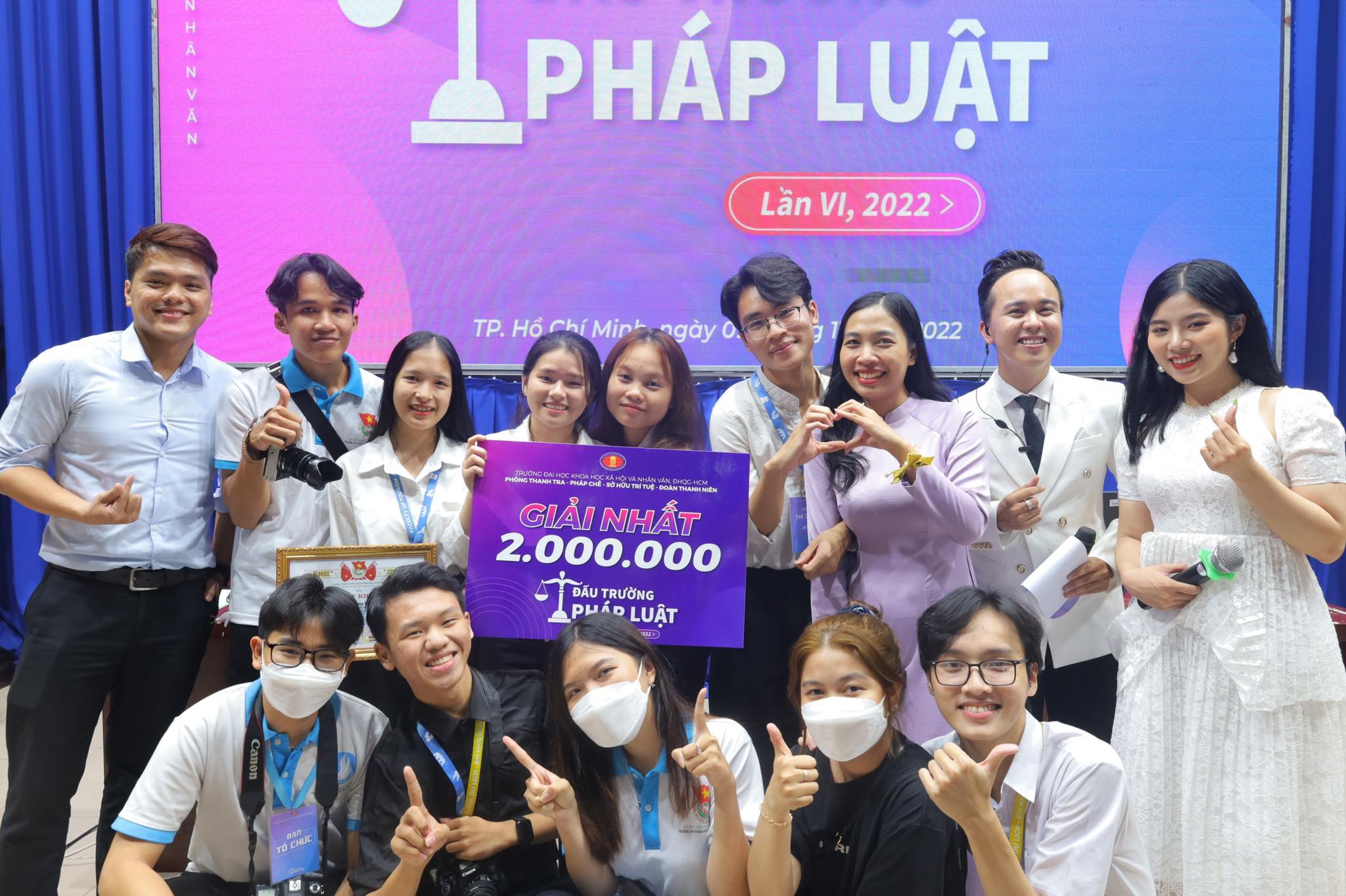 Đội thi Khoa Du lịch đạt giải Nhất tại cuộc thi “Đấu trường Pháp luật lần VI”- năm 2022