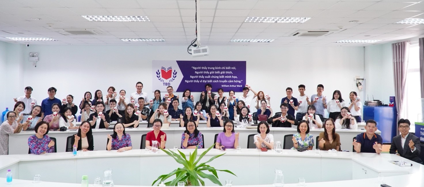 THỰC HÀNH GIẢNG DẠY TIẾNG ANH CHUYÊN NGHIỆP (PRACTICUM) CHO HỌC VIÊN CAO HỌC NGÀNH LÝ LUẬN & PHƯƠNG PHÁP DẠY HỌC TIẾNG ANH, KHOA NGỮ VĂN ANH, ĐHKHXH&NV, ĐHQG TPHCM – KHOÁ 2022