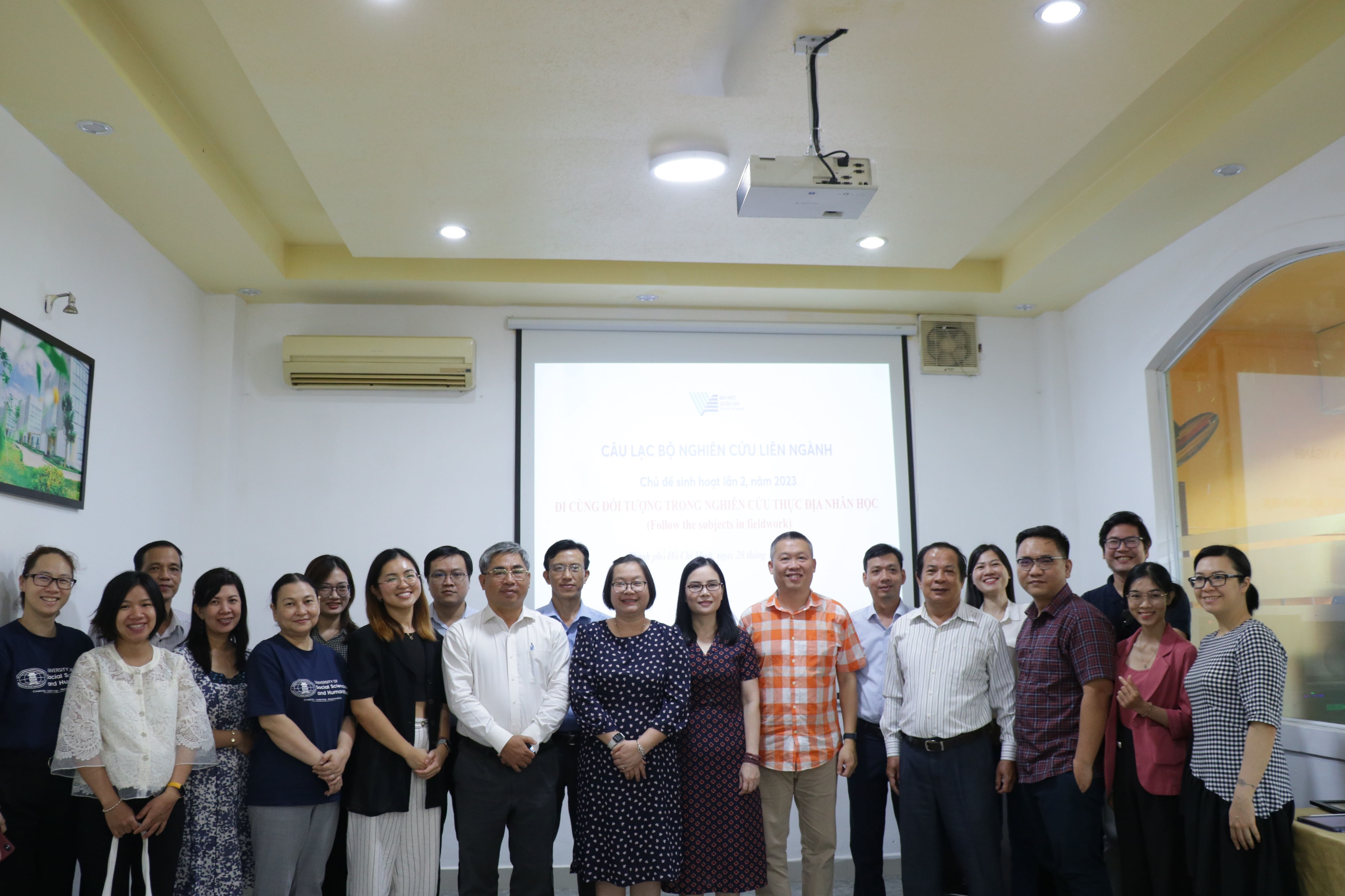Sinh hoạt CLB Nghiên cứu liên ngành trong lĩnh vực khoa học xã hội và nhân văn lần 2 năm 2023